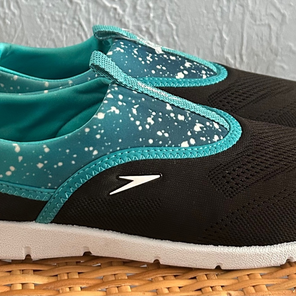 Girl's Speedo Surf Walker water shoes navy/teal sz4-5 NWOT